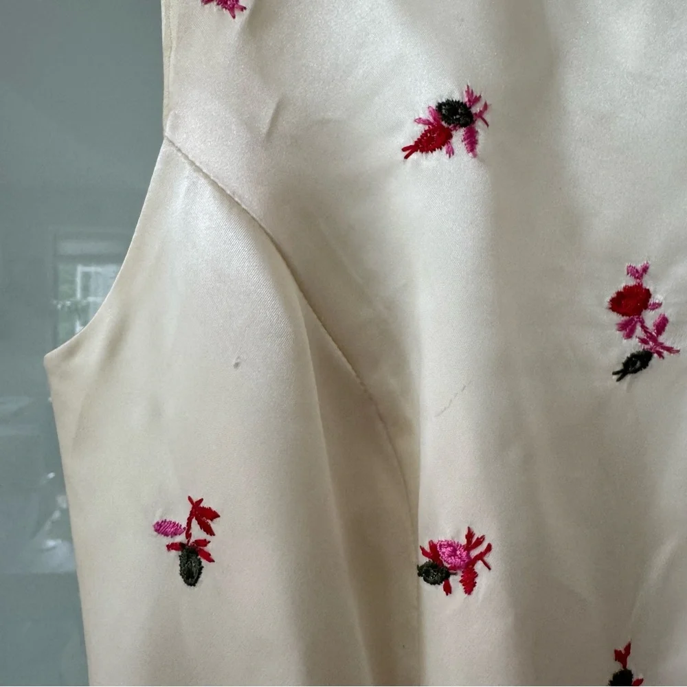 BCBG Ivory White Sheath Midi Dress Red & Pink Flower Embroidery Sleeveless Sz 4